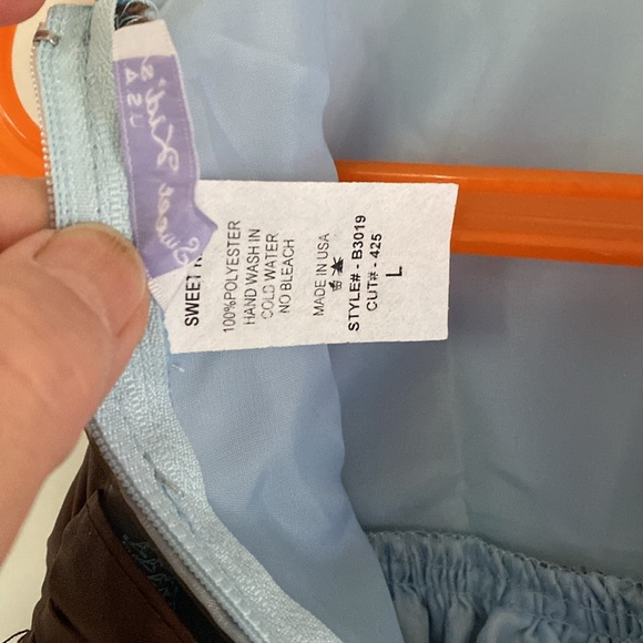 LITTLE GIRL DRESS BY SWEET KIDS . - Picture 5 of 8